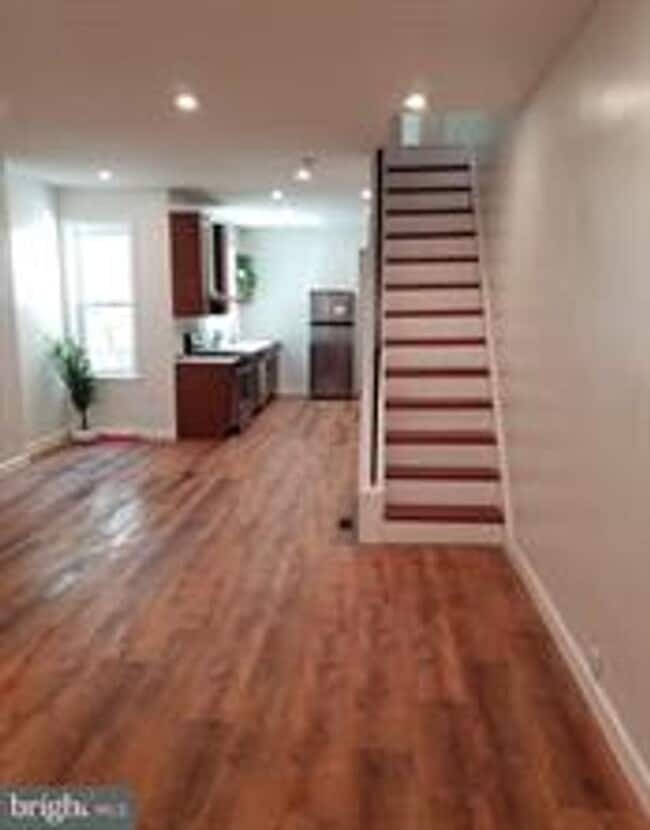 Building Photo - 3739 Midvale Ave