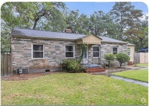 Building Photo - 16 Oak Forest Dr