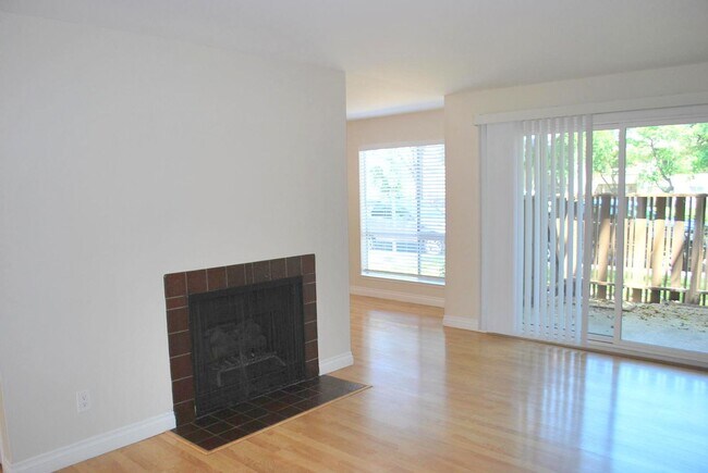 Building Photo - Updated, Bright, Spacious & Clean! Excellent Location at The Vintner in San Ramon