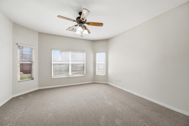 Building Photo - 15749 W Ventura St