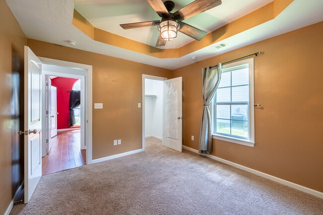 Building Photo - 474 Sebastian Dr