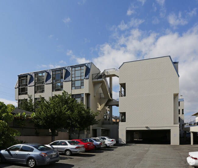 Building Photo - Lynwyd