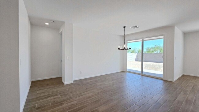 Building Photo - 17863 W Elm St