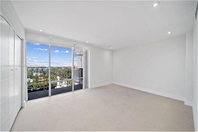 Building Photo - 881 Ocean Dr