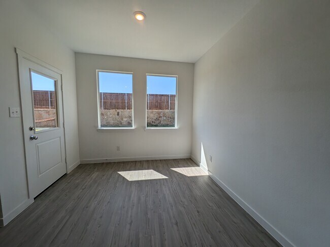 Building Photo - 325 Texas Trl