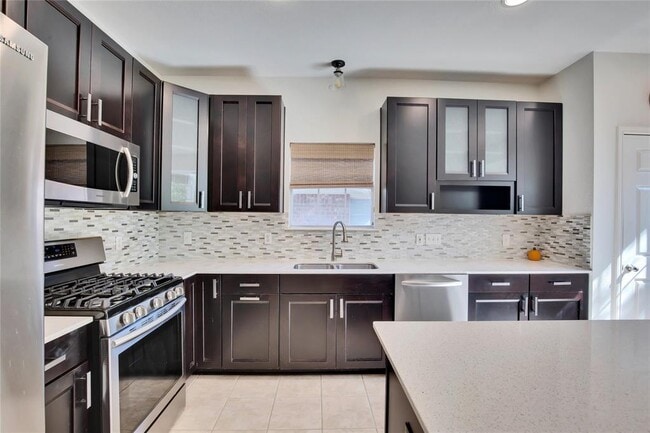 Building Photo - 10321 Beard Ave