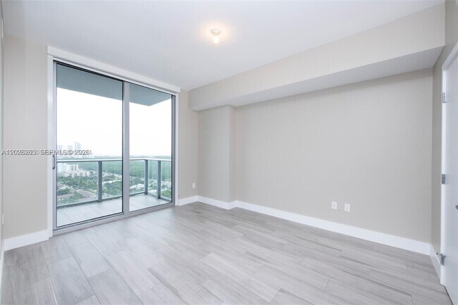 Building Photo - 16385 Biscayne Blvd