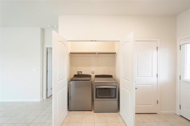 Building Photo - 13007 Carswell St