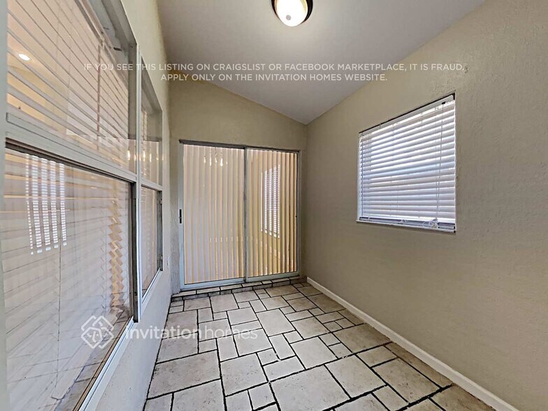 Building Photo - 341 Canby Cir