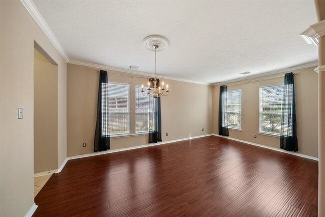 Building Photo - 8406 Oak Villa Ct