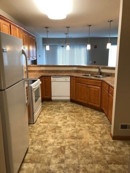 Building Photo - 108 Paradise Cir