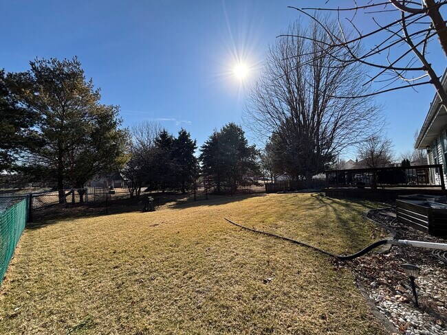 Building Photo - 1416 Finch Dr