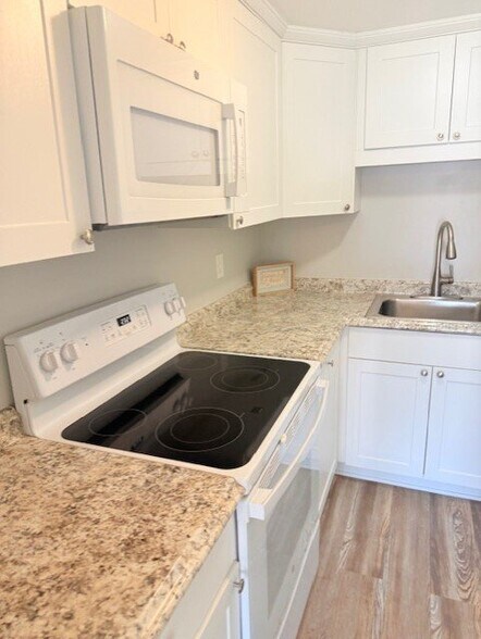 Building Photo - 13825 S Indian River Dr