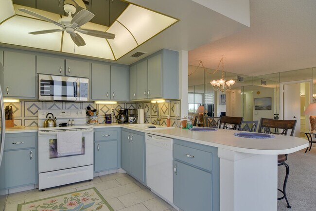 Building Photo - 6158 Palma Del Mar Blvd S