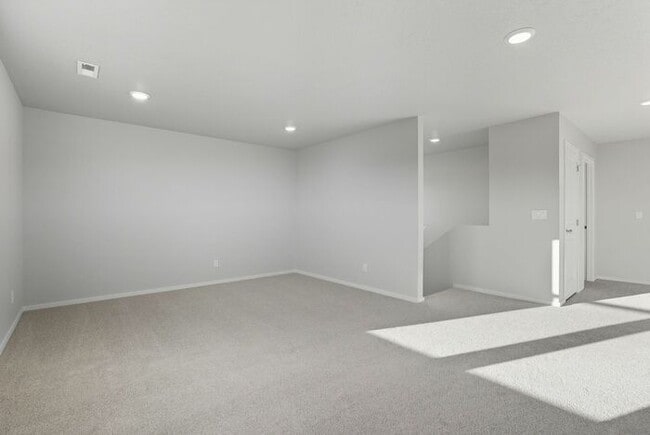 Building Photo - Spacious 4-Bedroom Home with Loft, 3 Baths & 3-Car Garage