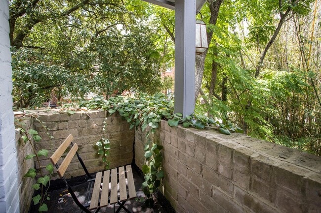 Building Photo - 1942 Indiana St