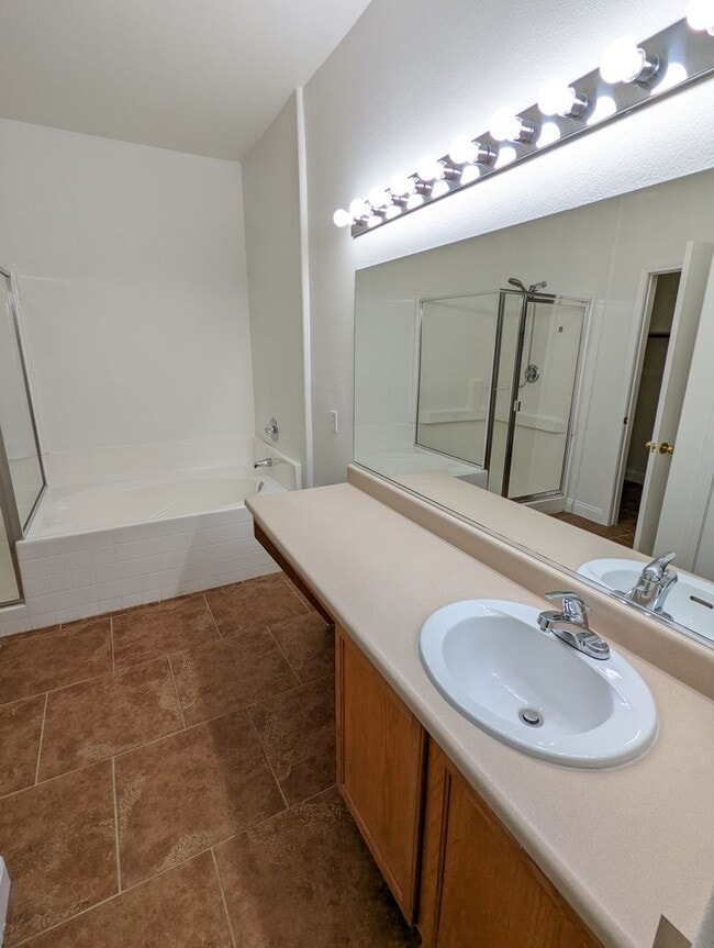 Building Photo - 905 Duckhorn Ct