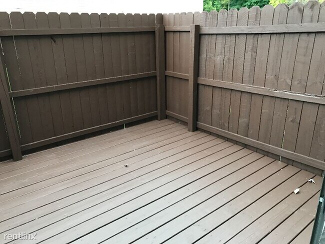 Building Photo - 2 br, 1.5 bath Condo - 1 Peppertree Ln Condo