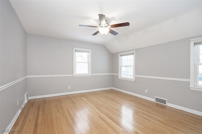 Building Photo - 1718 Maywood Rd