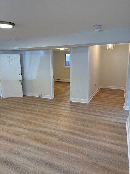 Building Photo - 61 Selkirk Rd