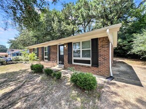 Building Photo - 3 Bedroom Home in Hernando / Pet Friendly ...