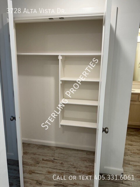Building Photo - 3728 Alta Vis Dr