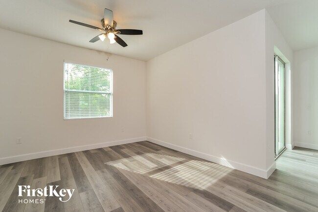 Building Photo - 1780 W Acadian Dr