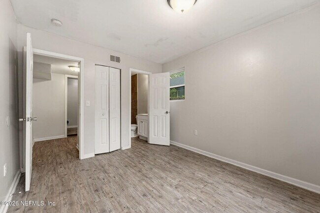 Building Photo - 744 Mackinaw St