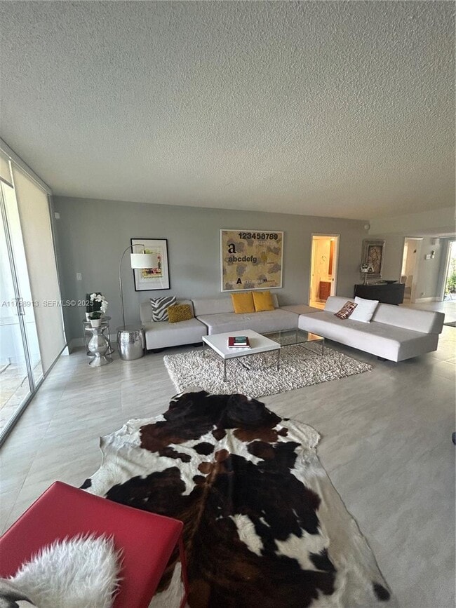 Building Photo - 4017 N Cypress Dr