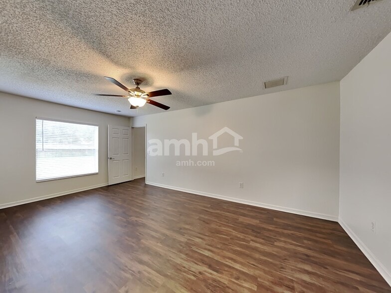 Building Photo - 1234 SW Alesio Ln