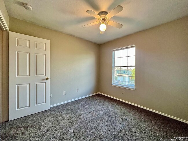 Building Photo - 5602 Golf Mist