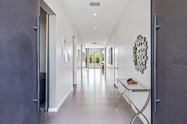 Building Photo - 57572 Salida del Sol