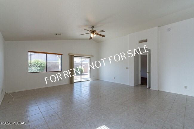 Building Photo - 2439 W Rousseau St