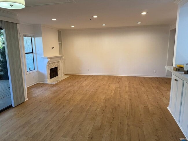 Building Photo - 950 Cagney Ln