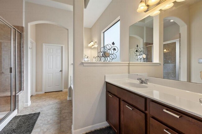 Building Photo - 2602 Lou Hollow Pl