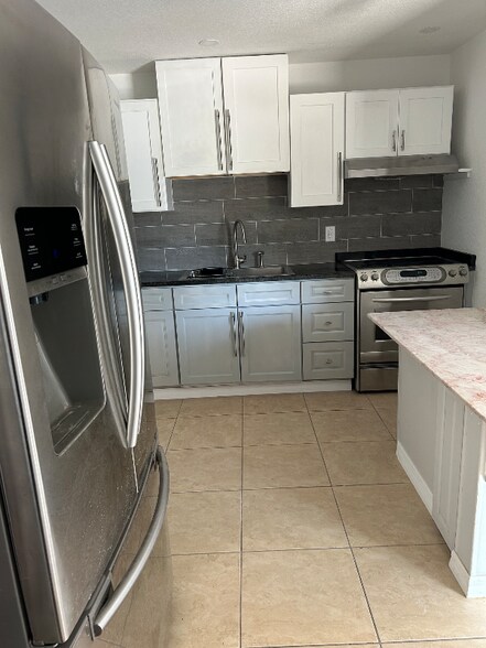 Building Photo - 648 59th St S