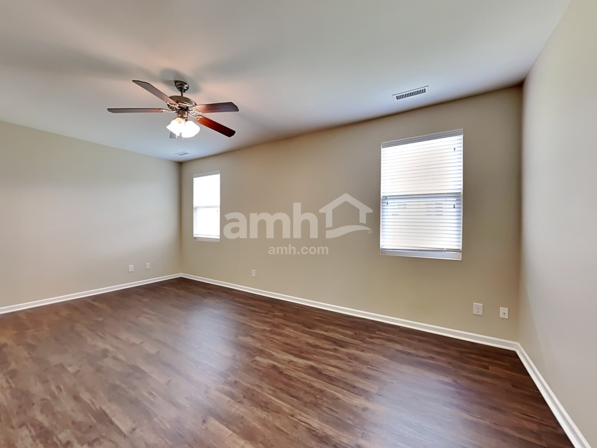 Building Photo - 89 Norwich Dr