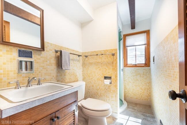 Building Photo - 2712 Ridge Ave