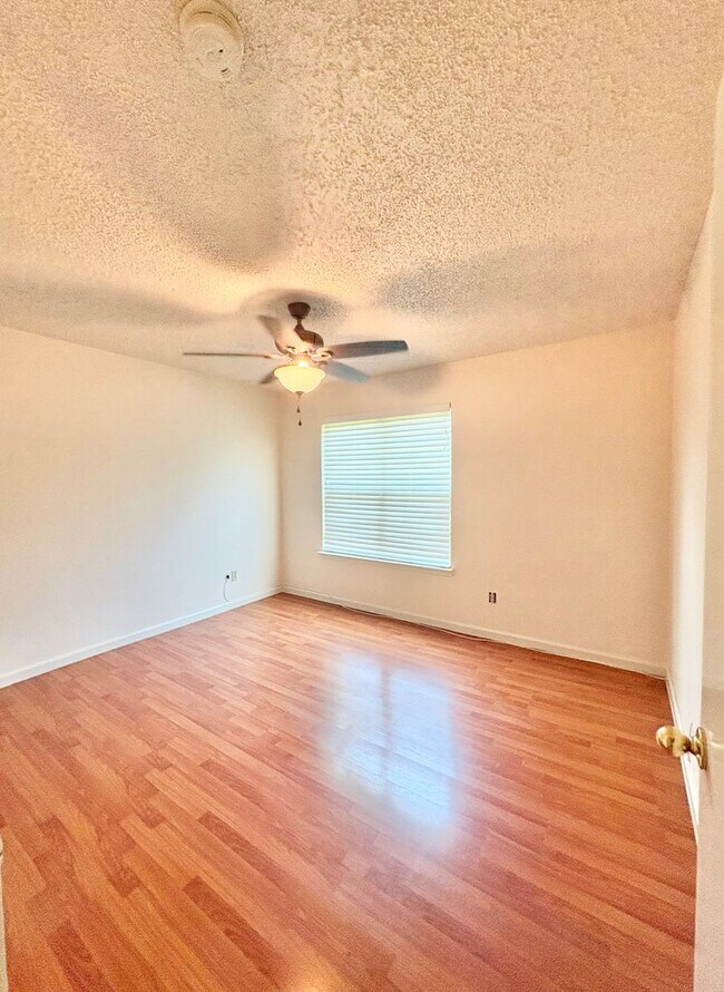 Building Photo - 8109 Skillman St