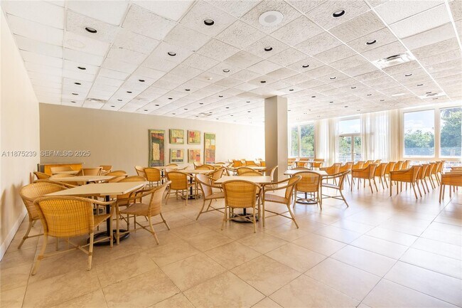 Building Photo - 7441 Wayne Ave