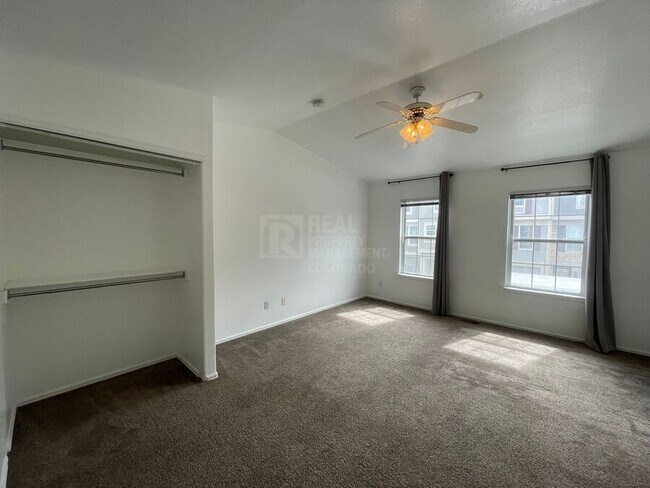 Building Photo - 8262 S Fillmore Way