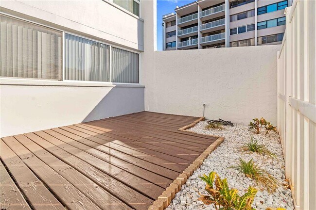 Building Photo - 500 Treasure Island Causeway