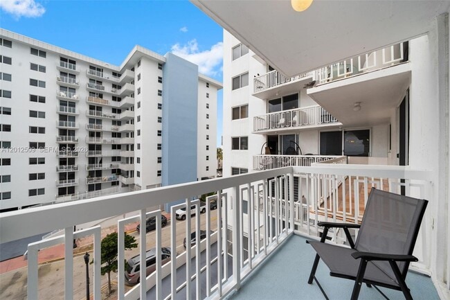 Building Photo - 401 Ocean Dr