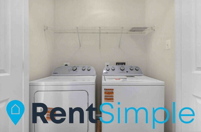 Building Photo - 983 Longview Ln