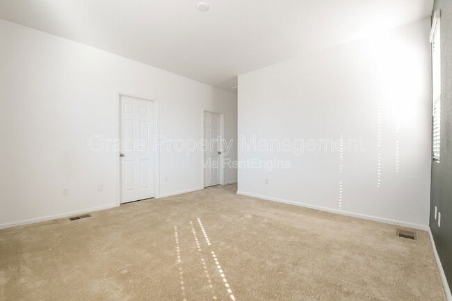 Building Photo - 9681 Truckee St