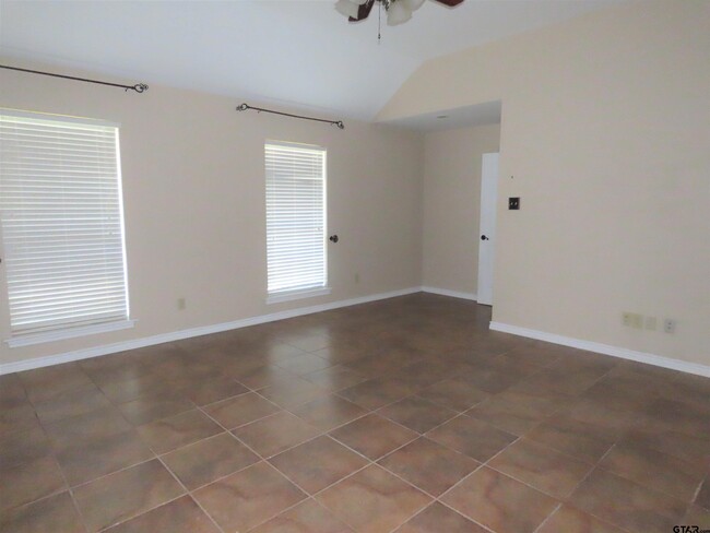 Building Photo - 21206 Altuda Ln