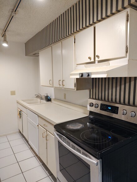 Building Photo - 3109 Heritage Dr