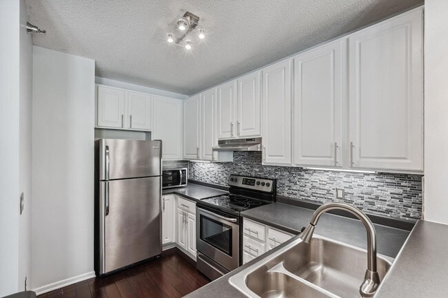 Building Photo - 675 N 1st St