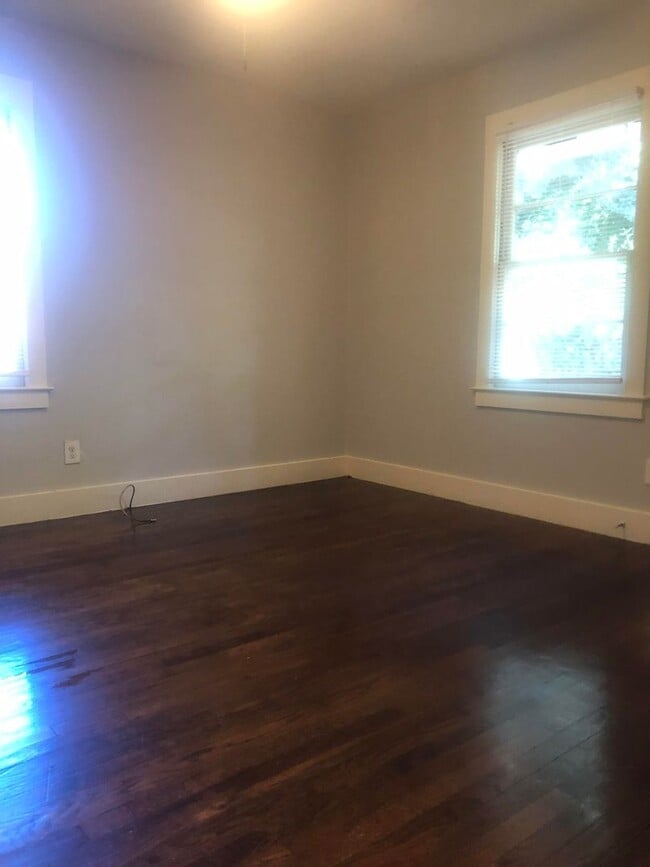 Building Photo - 3 Bed, 2 Bath Home Near Atlanta