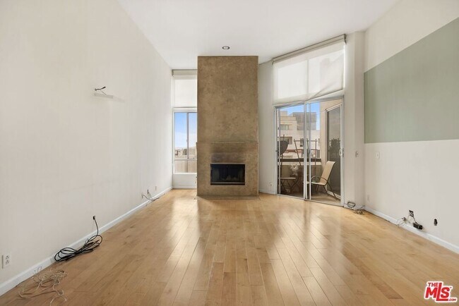 Building Photo - 1240 S Corning St